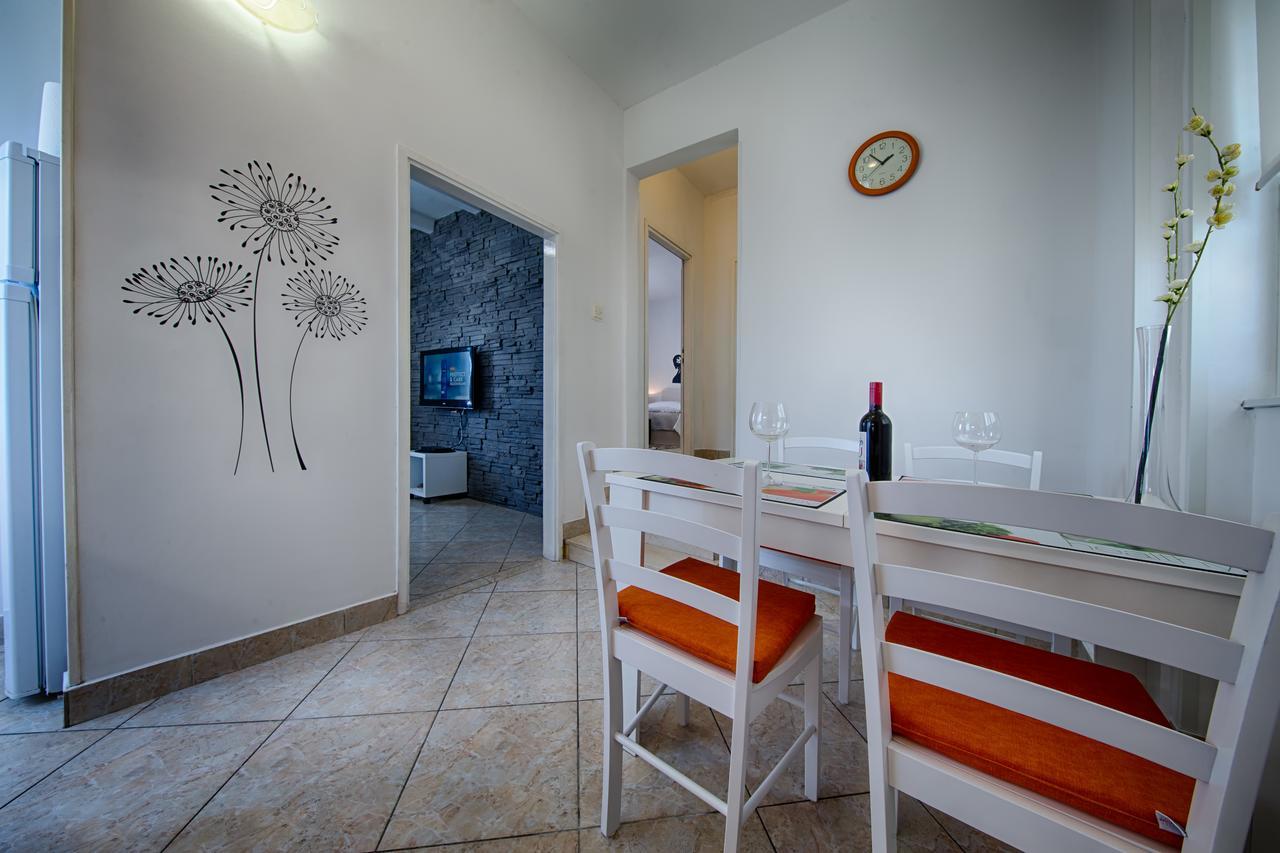 Apartment Jure Vis Eksteriør bilde